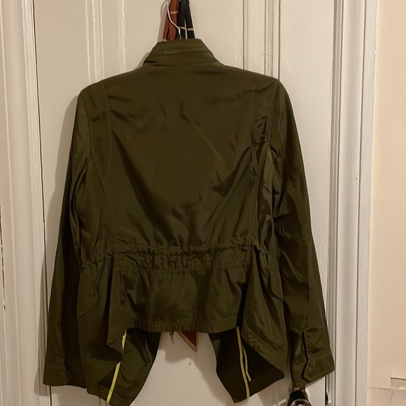Waterproof jacket - Picture 2 of 4